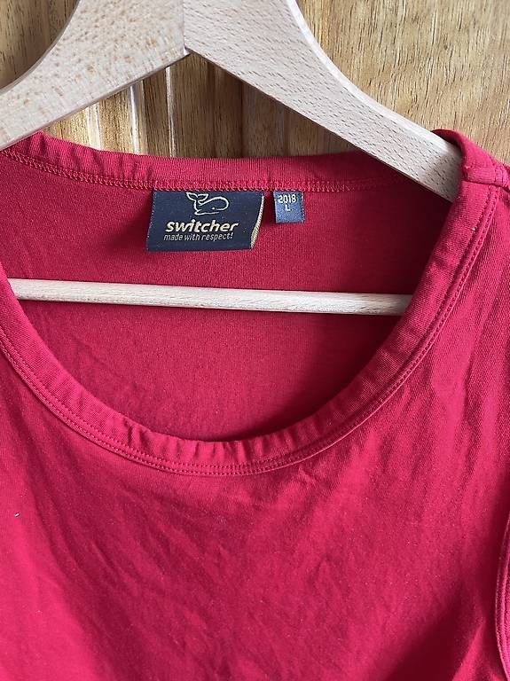T-shirt: Switcher Tanktop Rot – Usato da Dübendorf venduto da LeonhardsRicardo 1