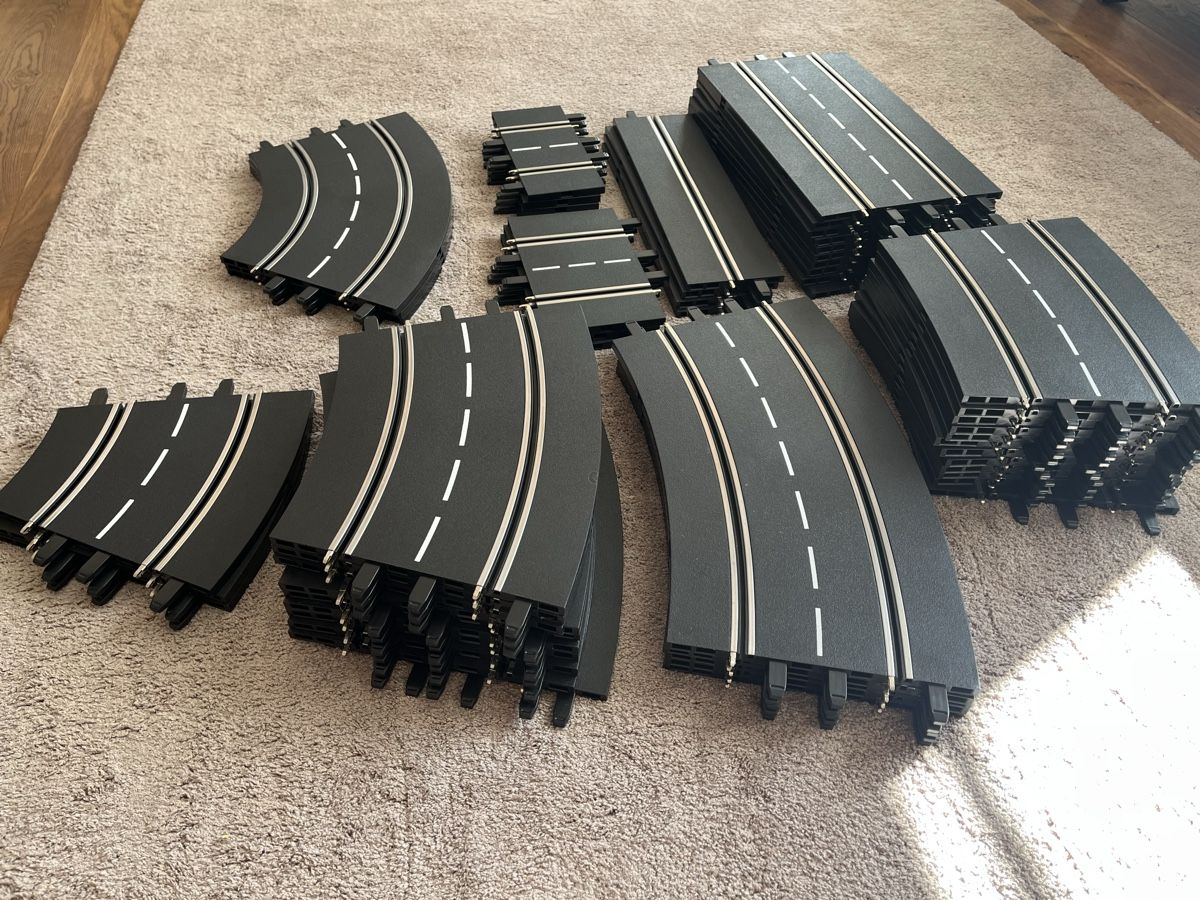 Carrera Piste: Carrera Digital 132 / 124 & Evolution / Schienen – Usato da Oberbuchsiten venduto da Linus07 2
