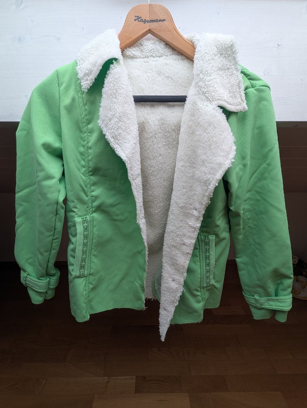 Giacche: Mintgrüne Herbstjacke mit Teddyfutter, Grösse S – Nuovo e nell'imballaggio originale da Schongau venduto da Netwick