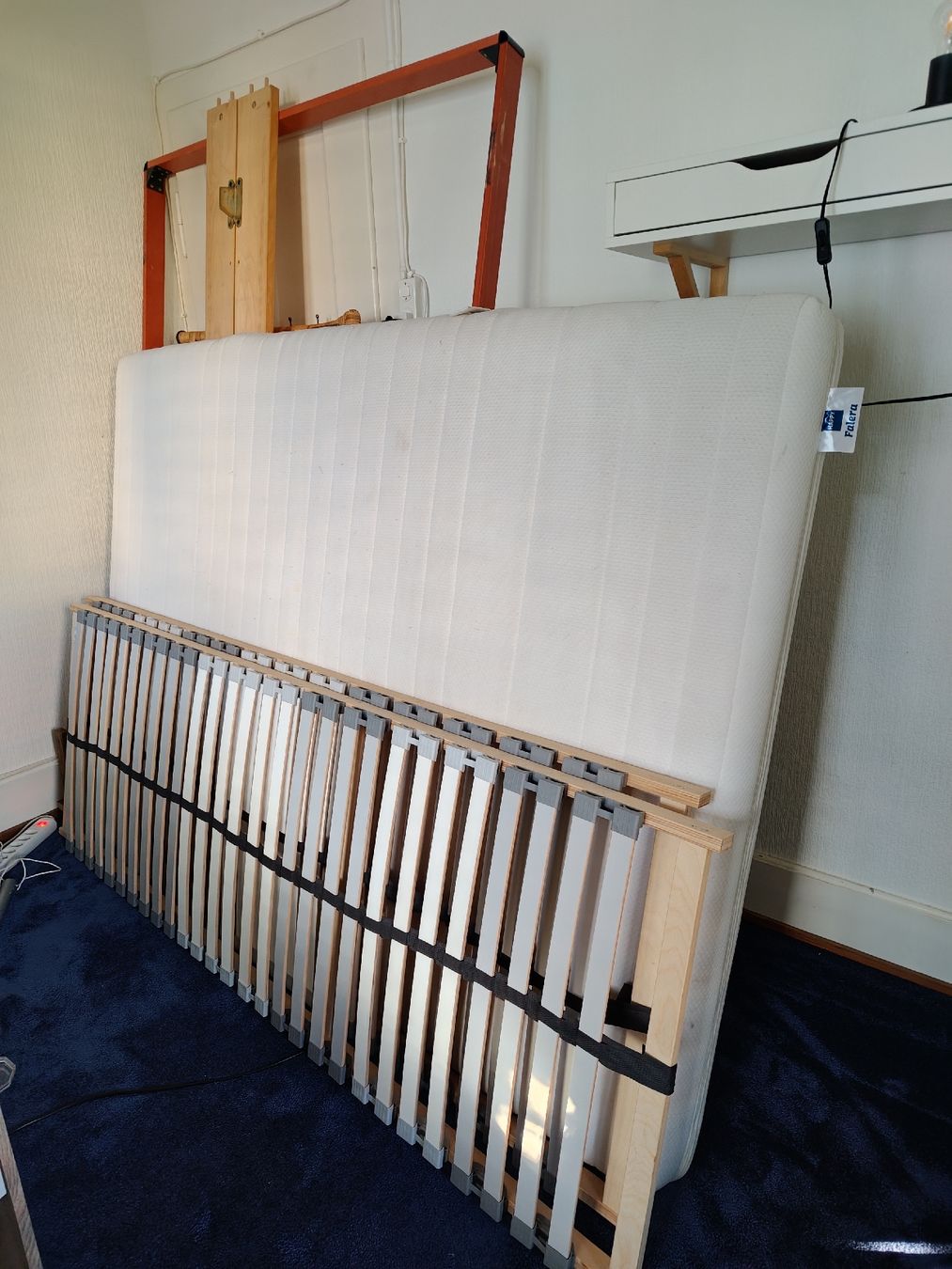 Betten: Bett, Lattenrost mit Matratze 200x140 – Gebraucht aus Dietikon von Alphaleks 3