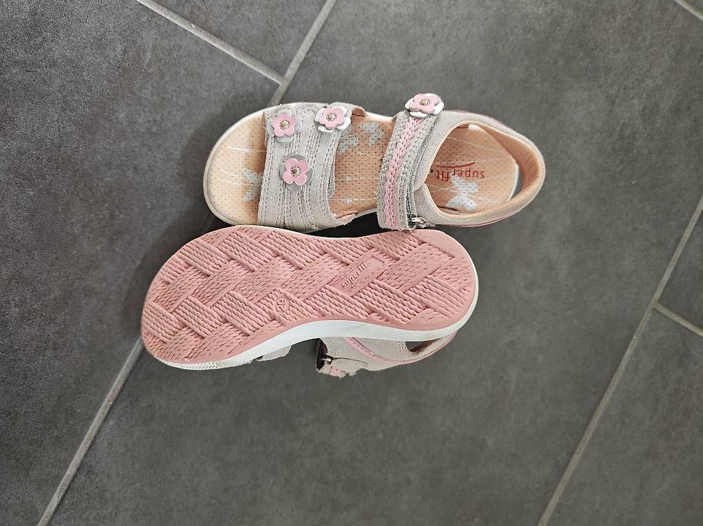 Scarpe per ragazze: Superfit Sandalen neuwertig  – Usato da Untersiggenthal venduto da schnaegg8542 1