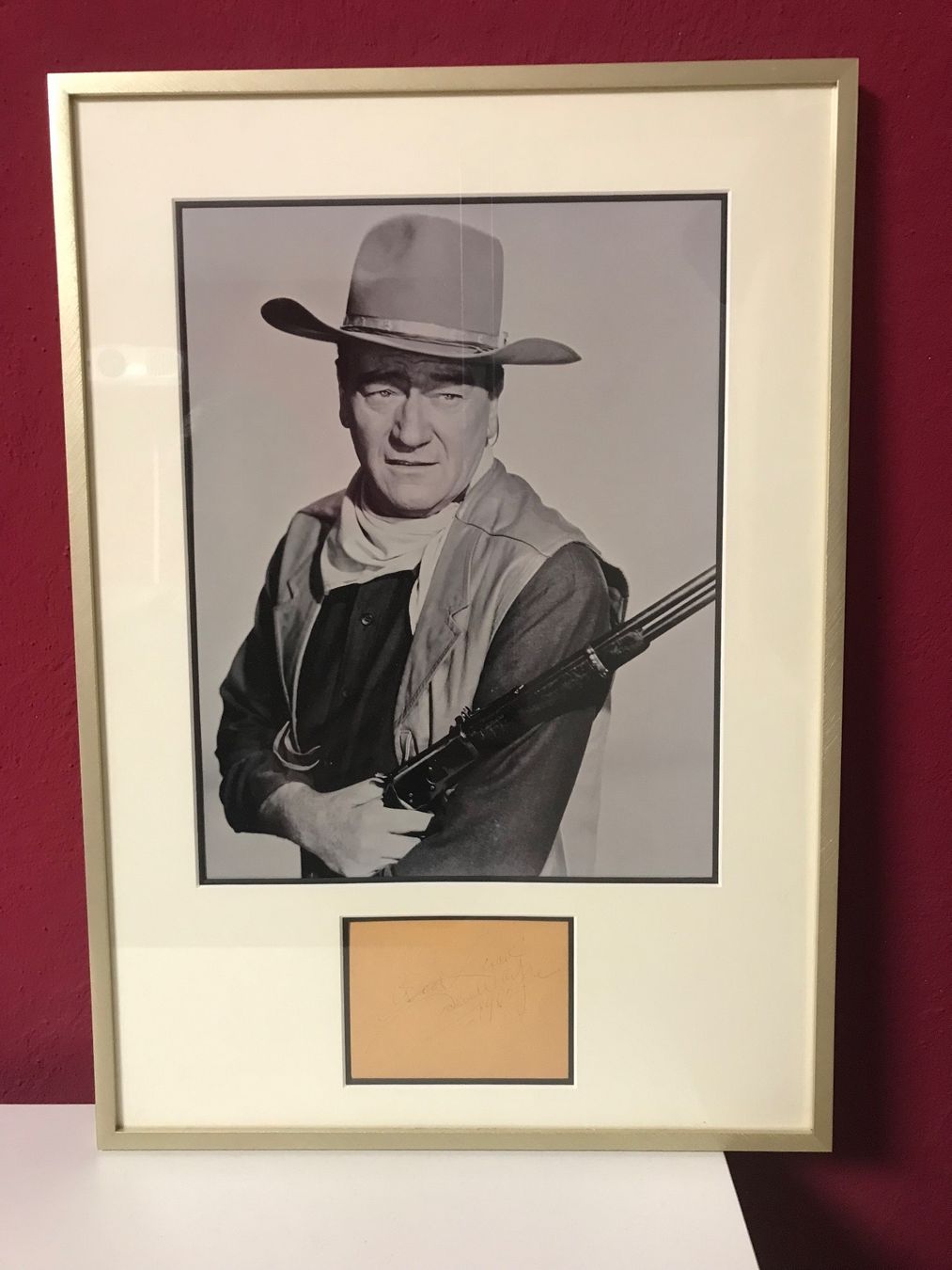 Autografi: JOHN WAYNE - handsigniert & eingerahmt (39 x 55cm) mit COA – Usato da Stallikon venduto da Hollywood7 2