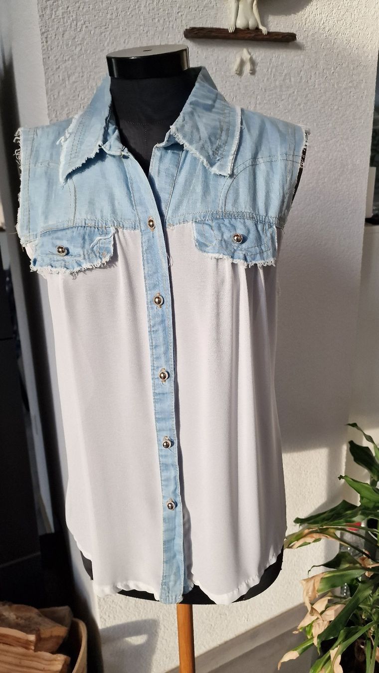 Blusen: Jeansbluse mit transparentem Teil – Gebraucht aus Wil  AG von Kfloh 1