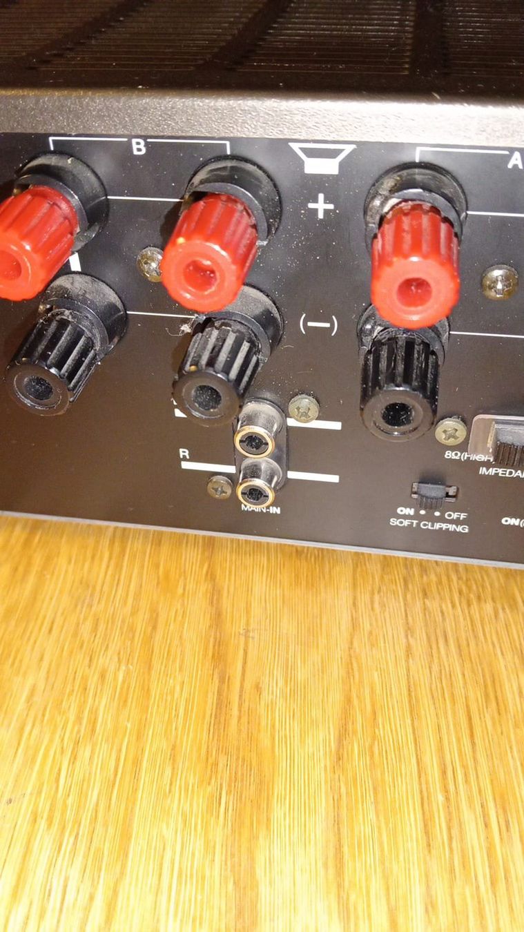 Nad Amplificatori: Preamplifier NAD 1000 – Usato da St-Cergue venduto da per_6cx5 7