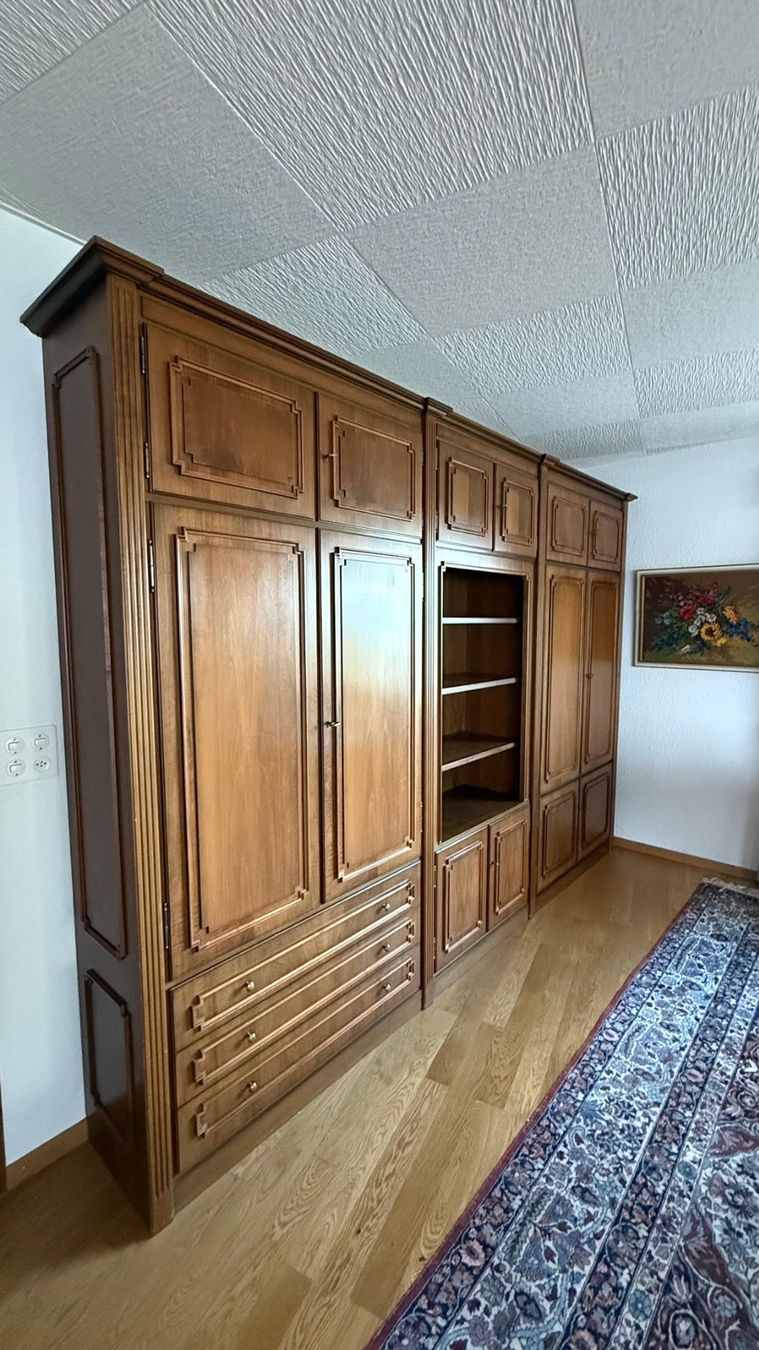 Armadi: Wohnwand Nussbaum Massivholz – Usato da Kappel SO venduto da dan_kx6h 1
