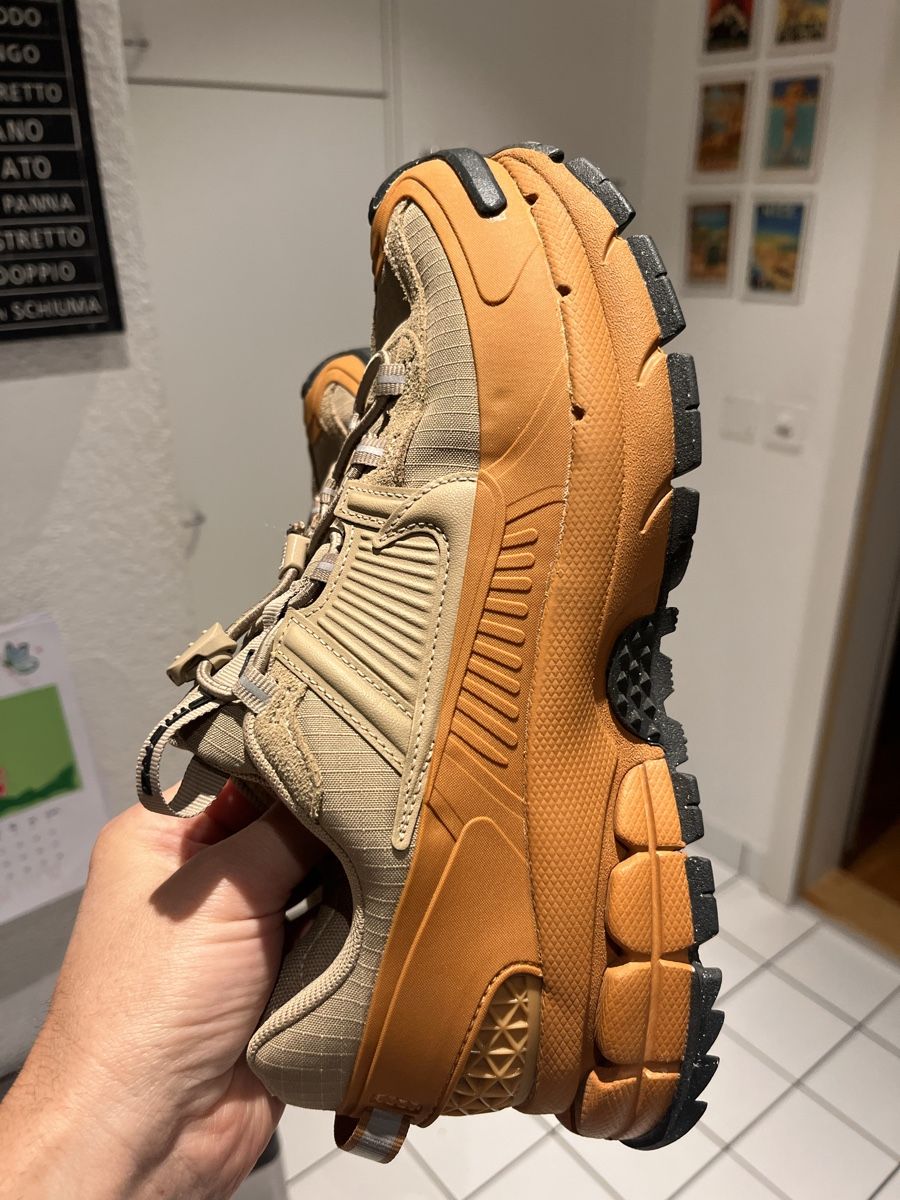 Nike Scarpe da donna: NIkE WMNS Zoom Vomero - 38 – Usato da Zürich venduto da Swissmiss11