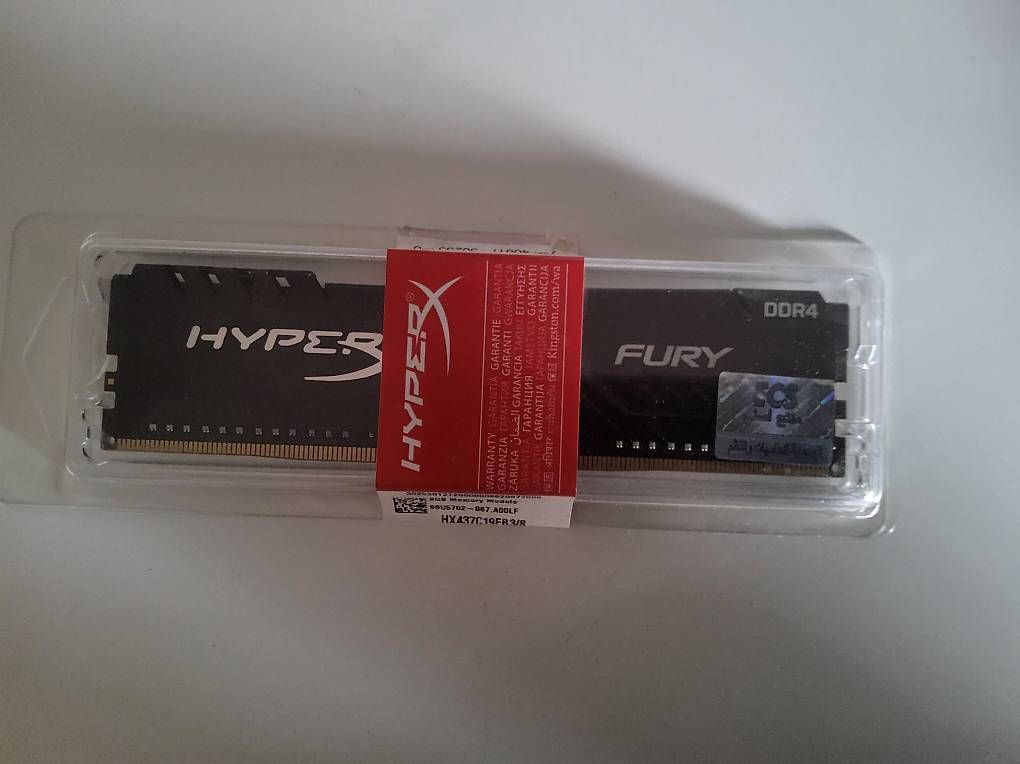 Memoria / RAM: 8GB DDR4 3733MHz RAM – Usato da Zürich venduto da ala_7xz8