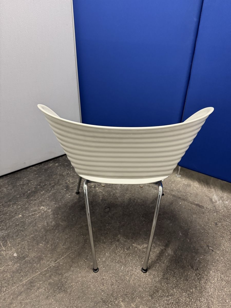 Vitra Sedie: Stuhl Vitra Tom Vac Design Ron Arad – Usato da Bern venduto da samryan 4