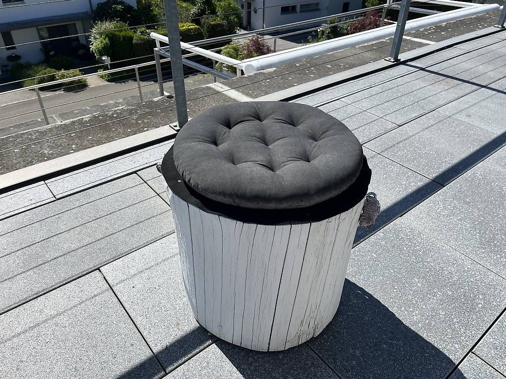 Sgabelli: 4 Coole Shabby Chic Hocker – Usato da Stetten SH venduto da Sarasay123 3