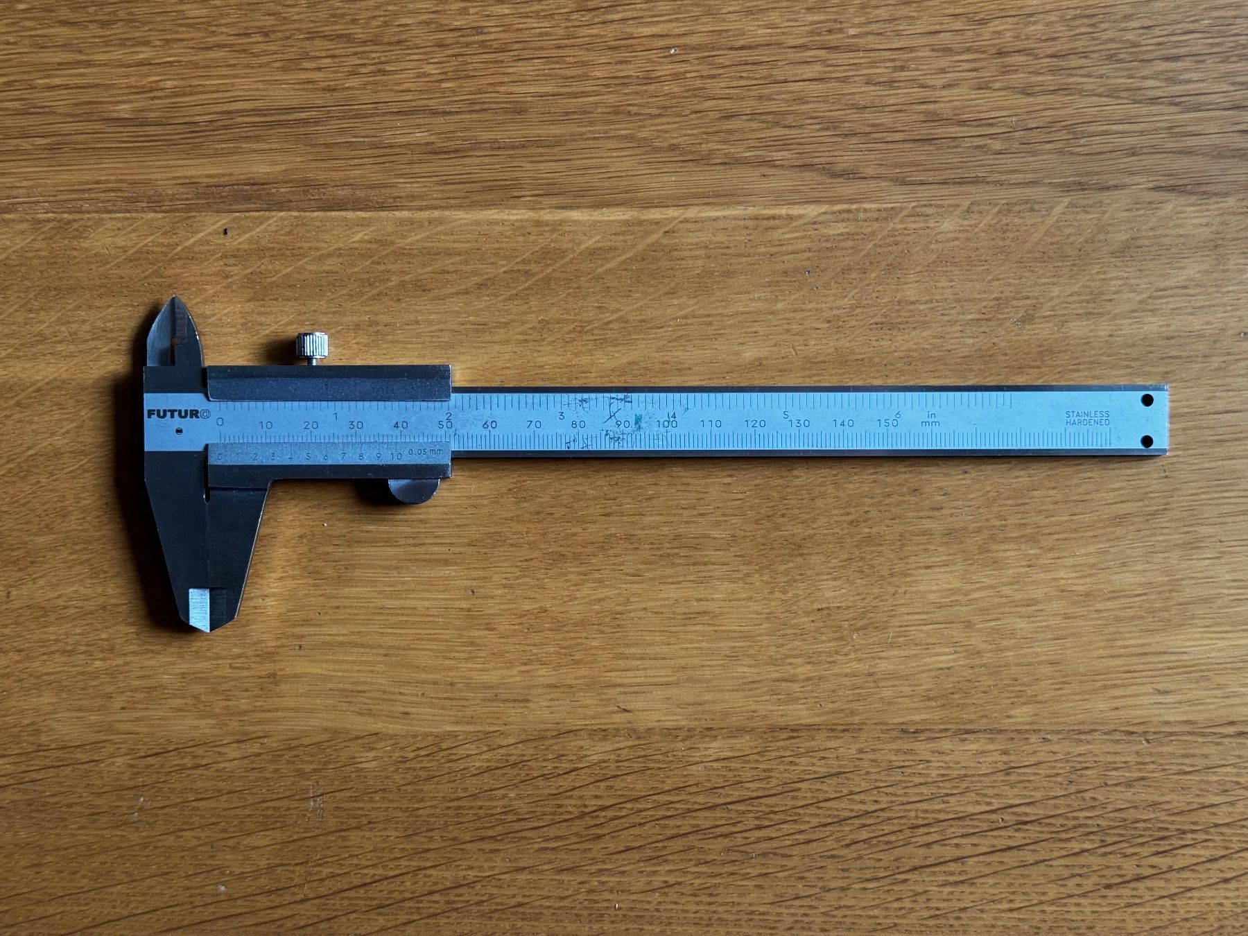 Messen: Futuro 150 mm Stainless Steel Digital Caliper – Defekt aus Zürich von colorblindrummer