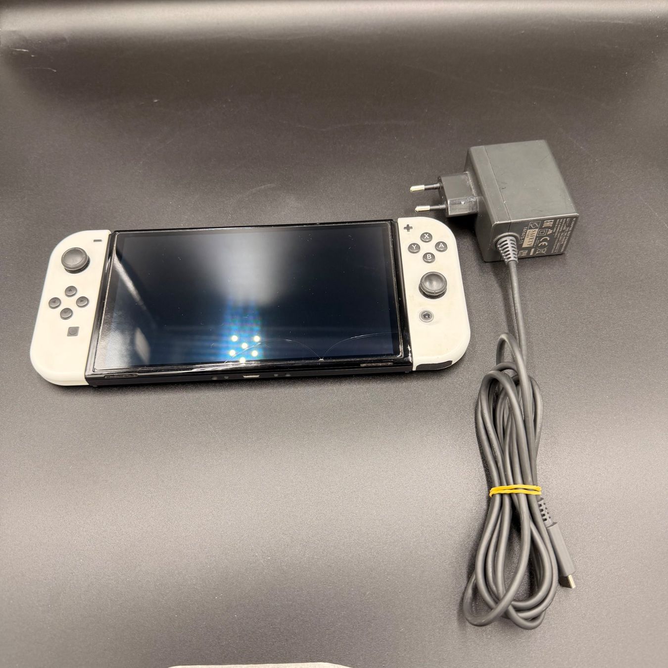 Nintendo Console: Nintendo Switch OLED Weiss – Usato da Düdingen venduto da Nerdworld