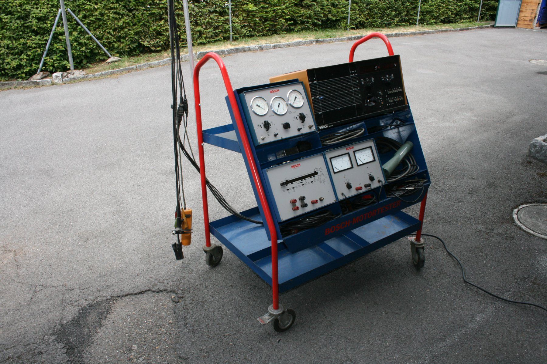 Bosch Mesurer: Bosch Motorentester für Oldtimer / Youngtimer / Veteranen – Défectueux à Galgenen par hb9evu