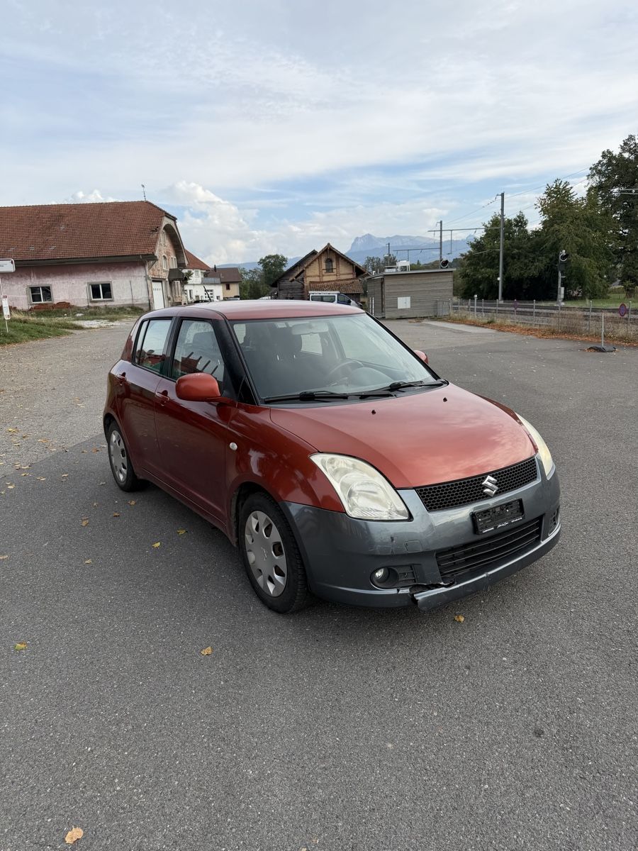 Suzuki Autos: Suzuki Swift 1.3 – Defekt aus Vuisternens-Romont von Mika-L 1