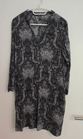 Esprit Damen Kleid schwarz weiss Paisleymuster