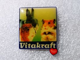 Ansteckpin 38: Vitakraft