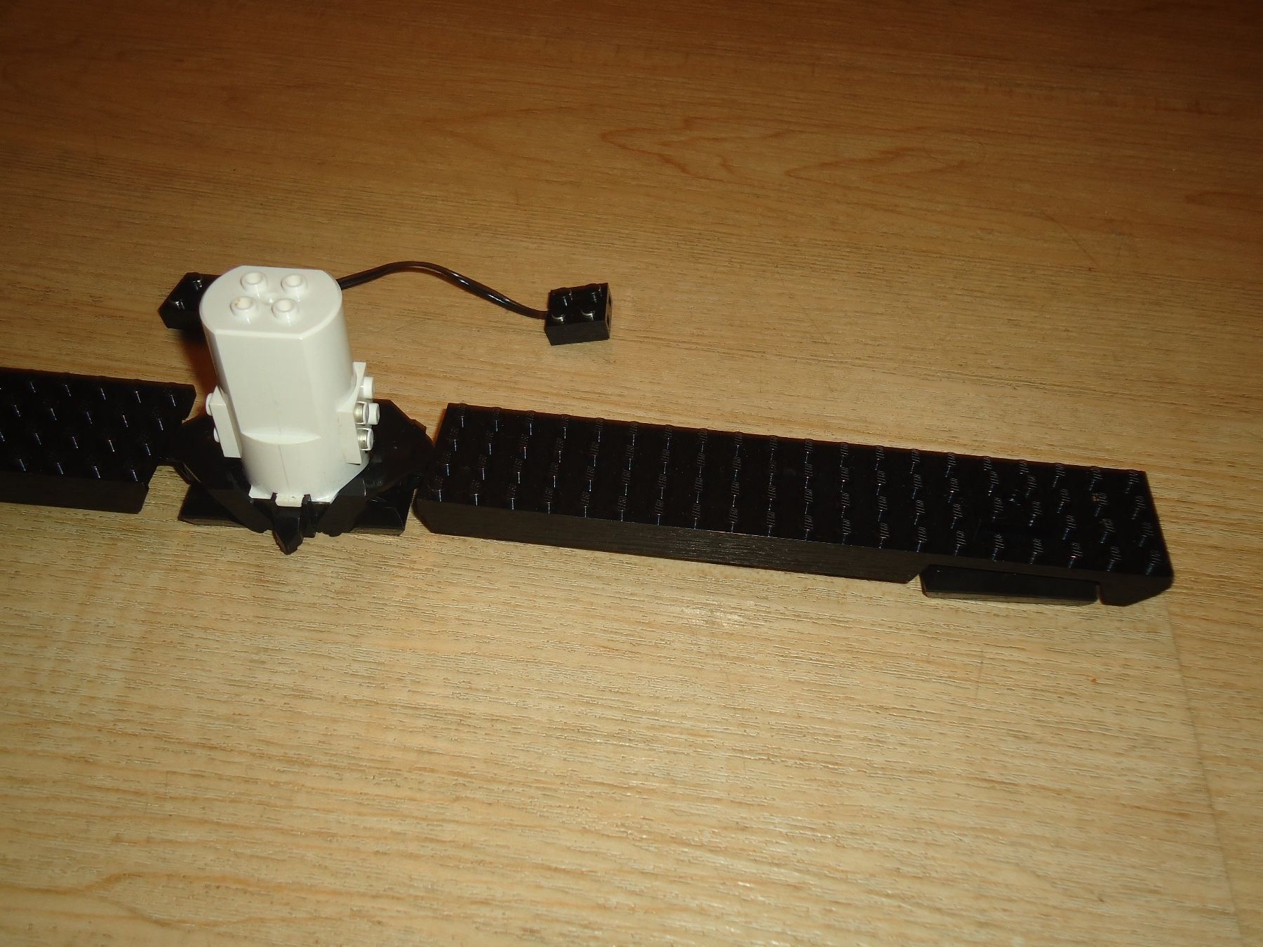 Lego Giocattoli: Lego Monorail Motor mit den Schlitten – Usato da Schattdorf venduto da mamo1952 1