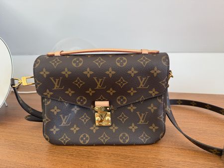 LOUIS VUITTON METIS Bag