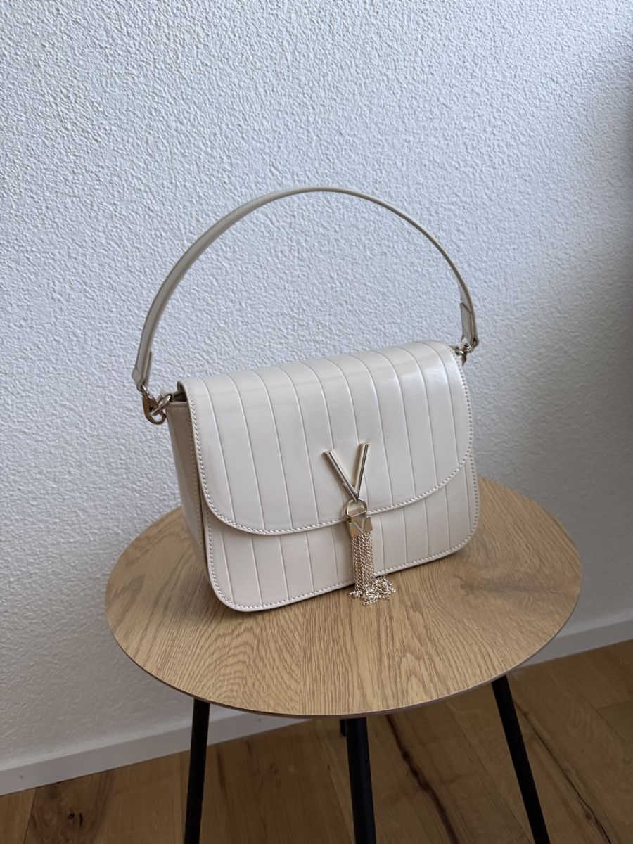 Valentino Taschen für Damen: Valentino Umhängetasche, creme – Neu (gemäss Beschreibung) aus Frauenfeld von Ariuki 4