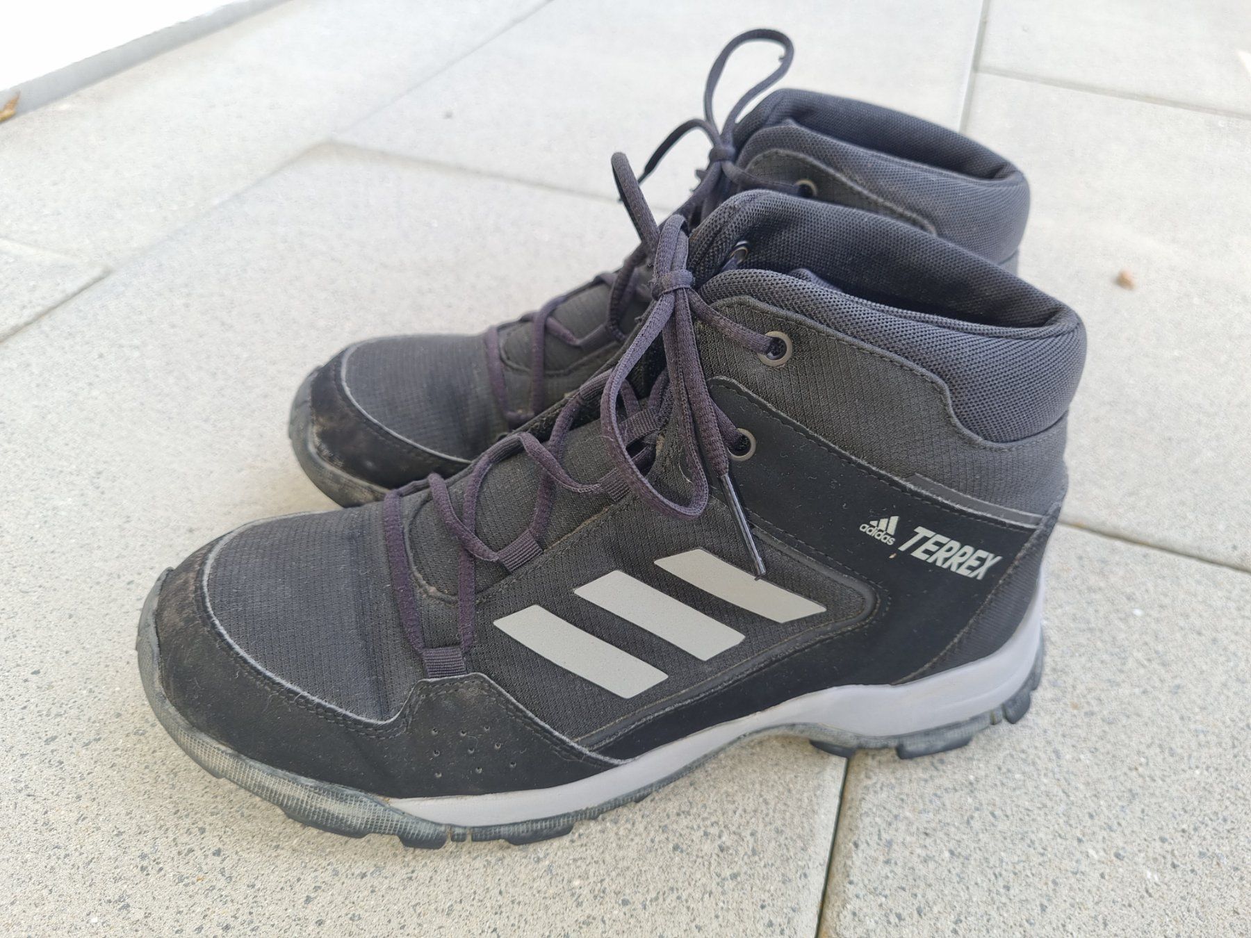 Adidas Scarpe per ragazzi: Adidas Terrex Kinder-Wanderschuhe Gr. 39 1/3 – Usato da Wiesendangen venduto da kauftipp