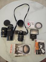 Pentax ME Super mit viel Zubehör für Vintage-Fotografie
