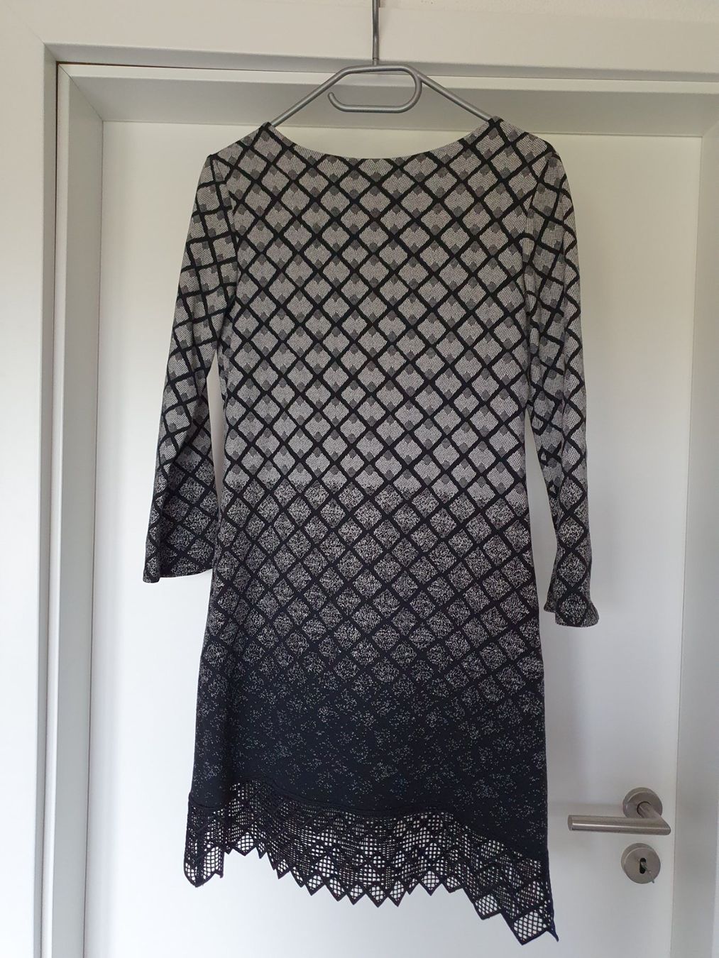 Ana Alcazar Kleider: Ana Alcazar Gr. 36, grau / schwarz – Neu (gemäss Beschreibung) aus Heinrichswil von sabi2809 5