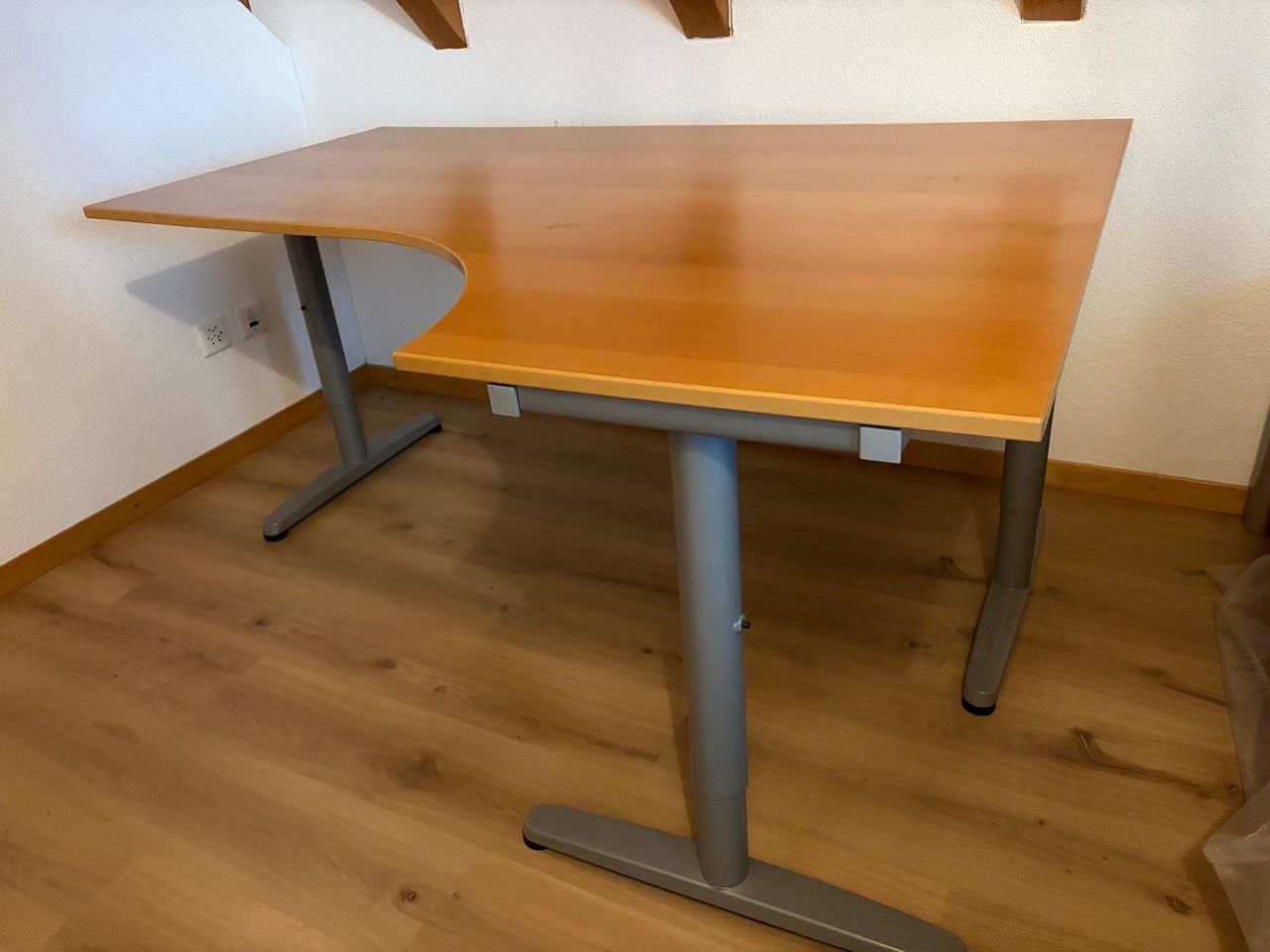 Schreibtische: Schreibtisch Buche gebraucht – Gebraucht aus Heerbrugg von Emzett 2