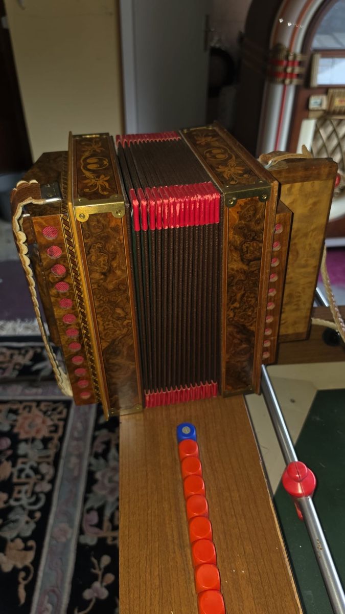 Instruments de musique: accordéon schwitzoise – D'occasion à Yvonand par Jojo777 4