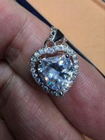 Collier argent avec zircons