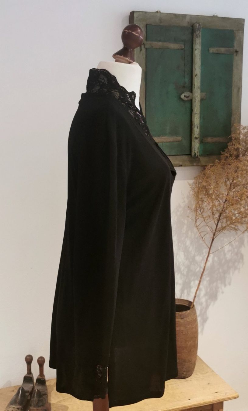 Tuniques: Sonja Marohn elegante Tunika mit Spitze Gr. L – D'occasion à gachnang par tibus1 2