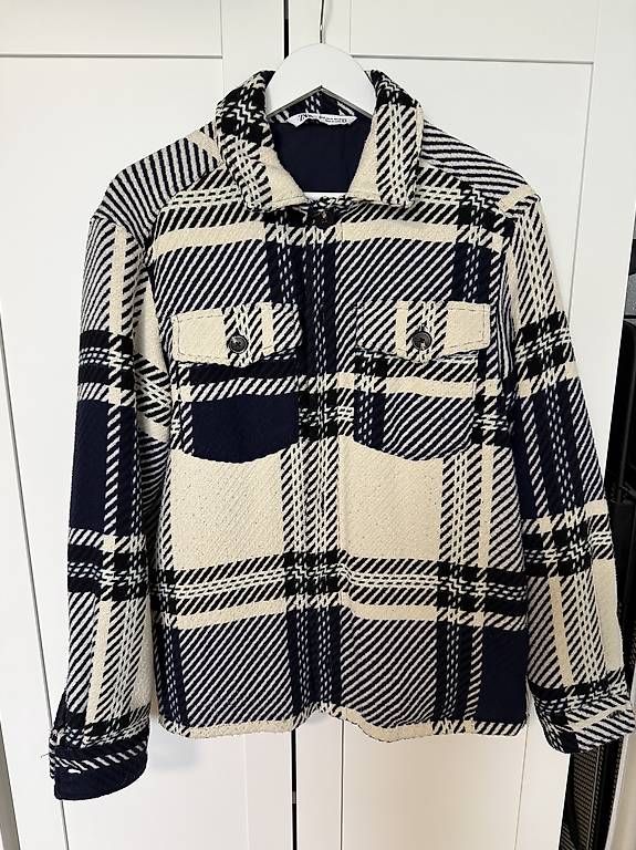 Giacche: 2 leichte Jacken / 1x Hoodie – Usato da Niederwangen BE venduto da taygun 4