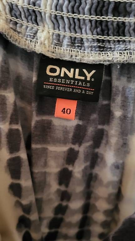 Only Kleider: Abito lungo estivo Only taglia 40 – Gebraucht aus Tesserete von Cat_b 4