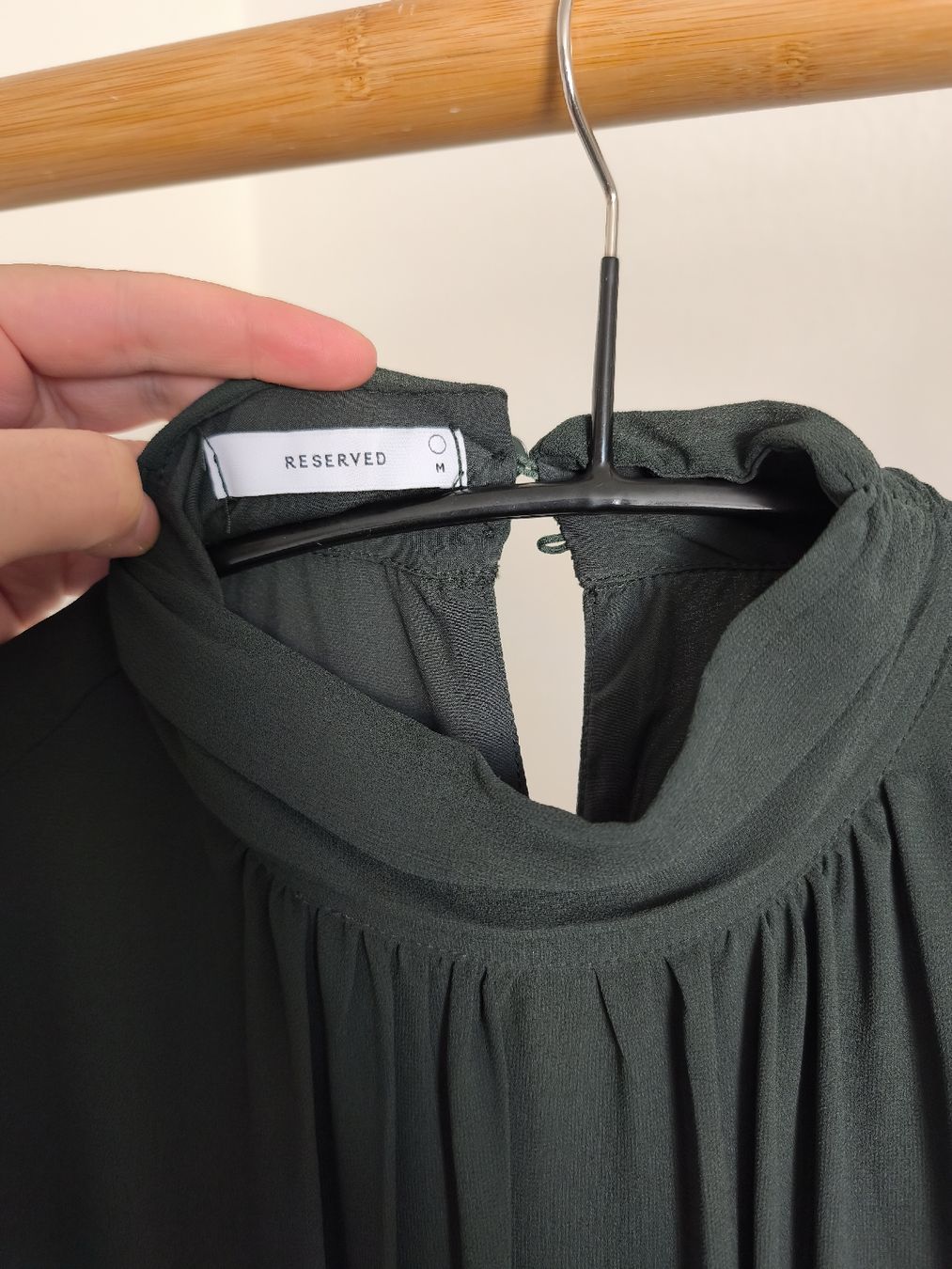 Vestiti: Reserved dress M with frills – Usato da Zürich venduto da nir_n9jc 2