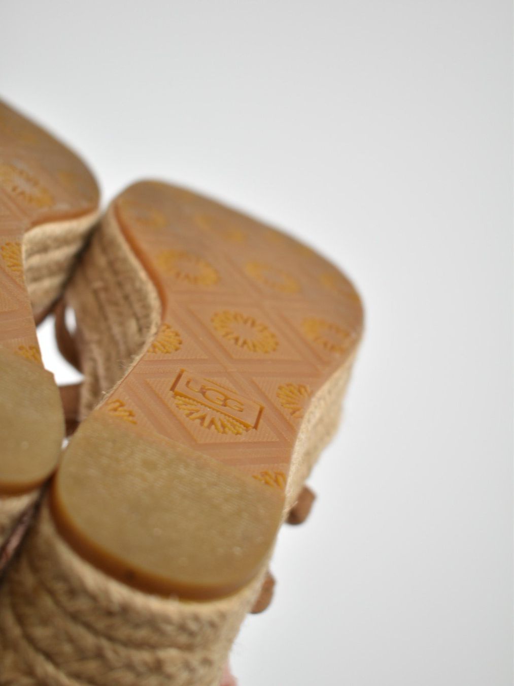 Ugg Scarpe da donna: UGG Cressida Sandalen, neuwertig, Gr.39.5 – Nuovo (secondo la descrizione) da Nürensdorf venduto da 2ND_STORY 8