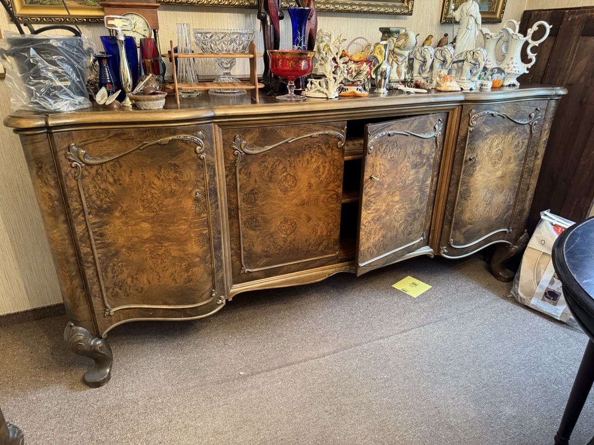 Credenze: Buffet von 1875 – Usato da Tübach venduto da Tijera 1