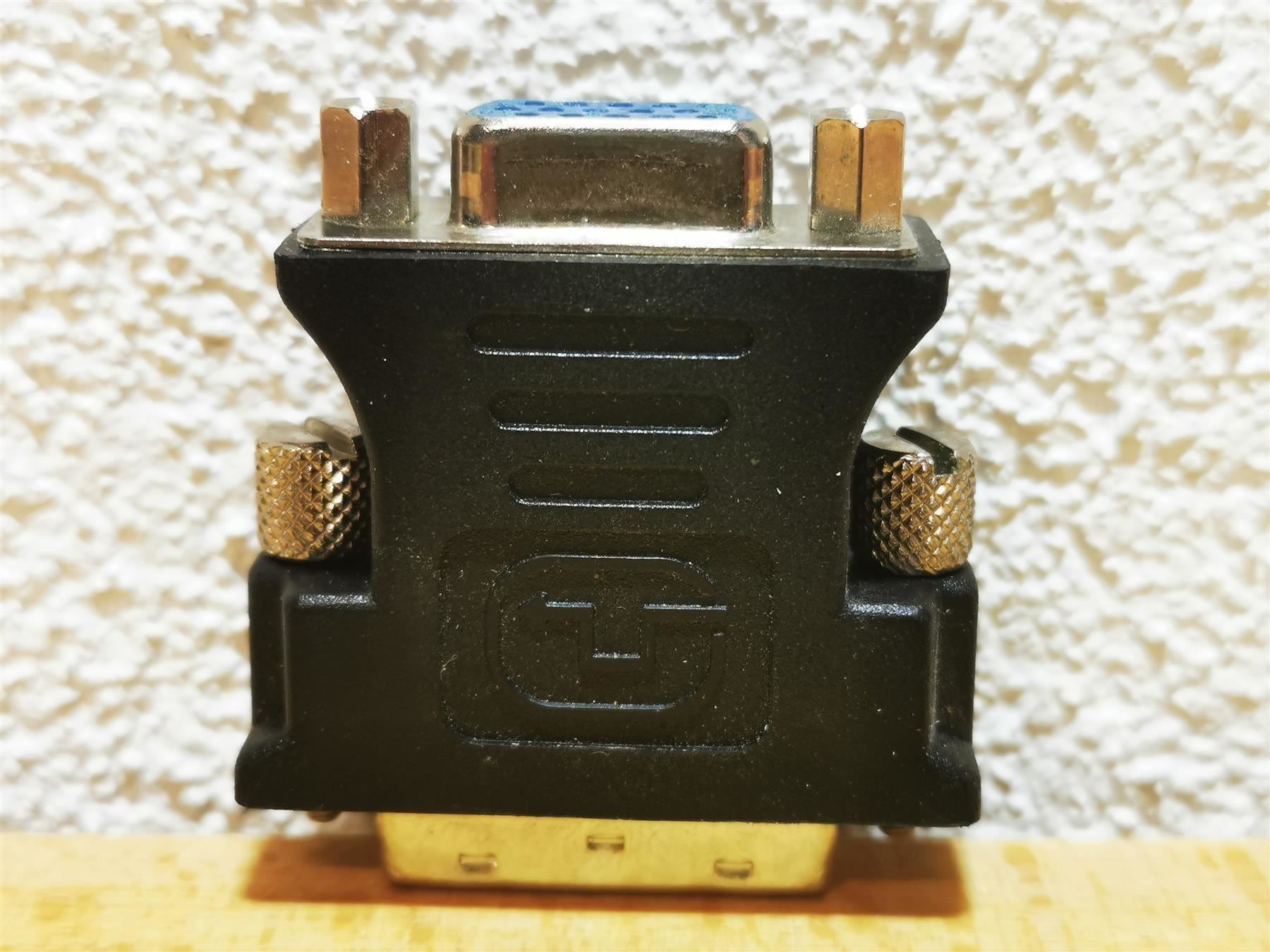 Unità & Adattatore: VGA- DVI Adapter – Usato da Buchs ZH venduto da Sutoris