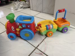 Spielzeug zug mit anhänger