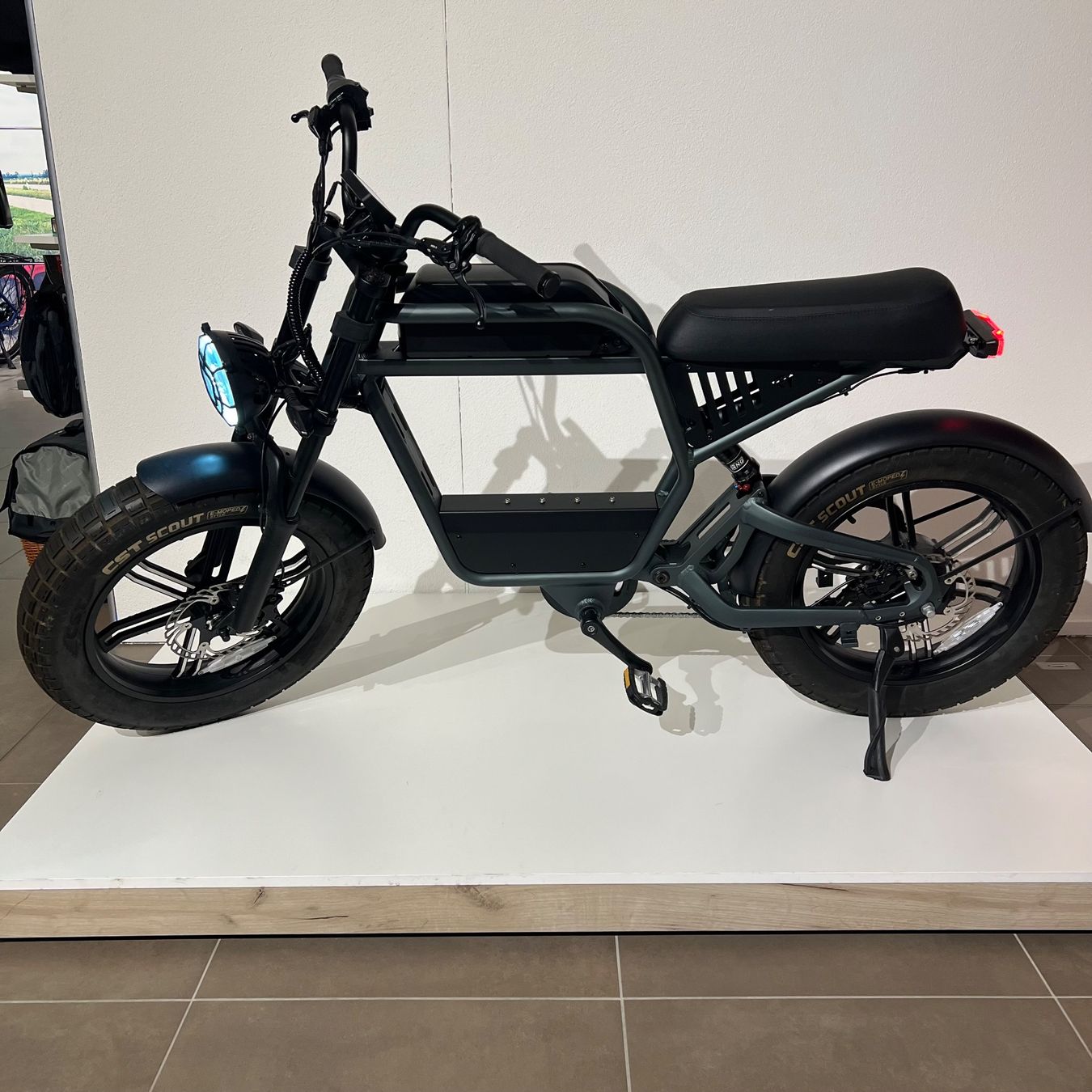 Mofas: Elektro Scooter / Roller - 35 Km/h – Neu (gemäss Beschreibung) aus Ebmatingen von