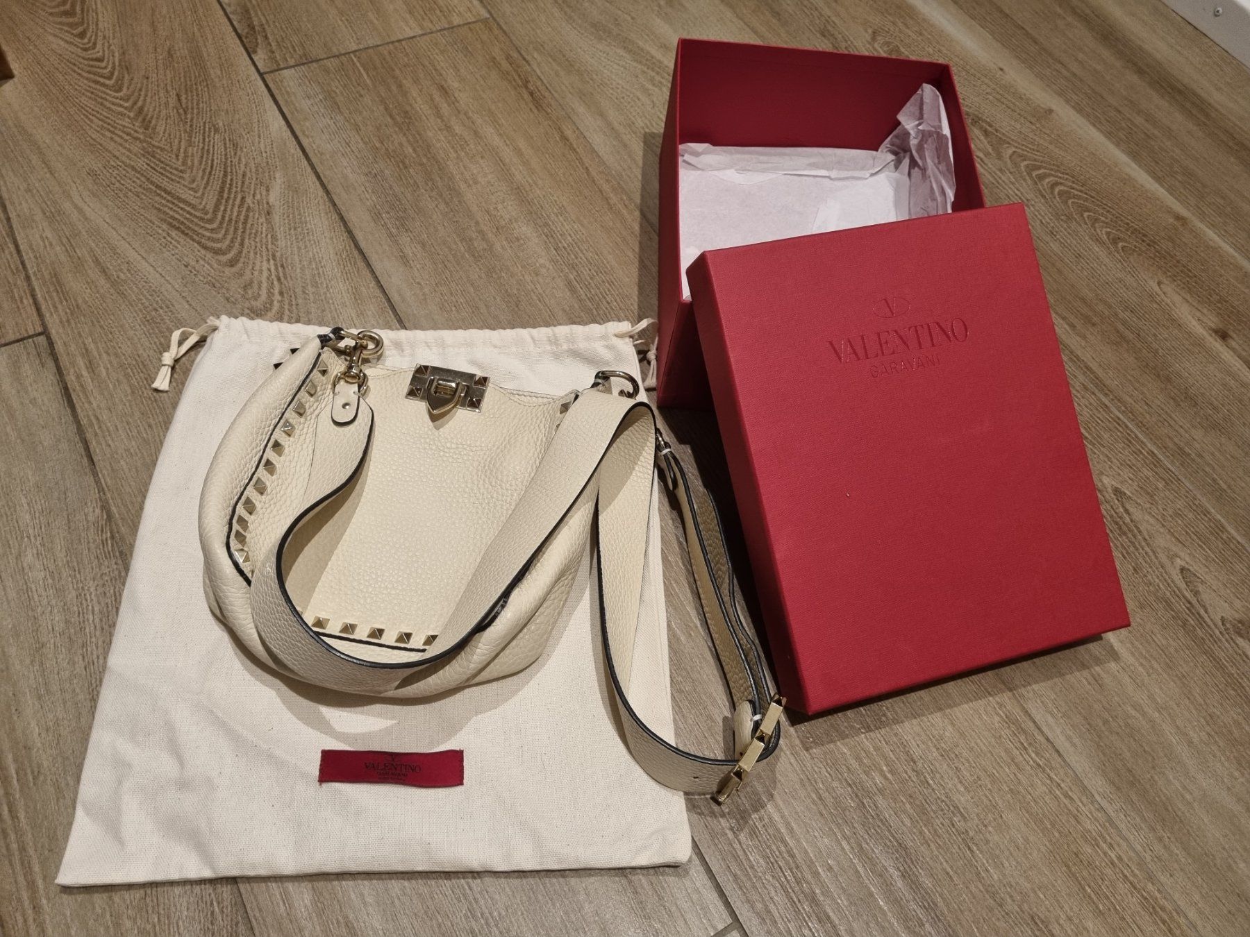 Valentino Taschen für Damen: Valentino Garavani Rockstud Hobo Small – Neu (gemäss Beschreibung) aus Uerkheim von Pod23