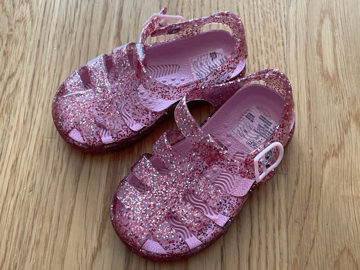 Scarpe per ragazze: Wasserschuhe Grösse 20 – Usato da Kloten venduto da SayBosch 2