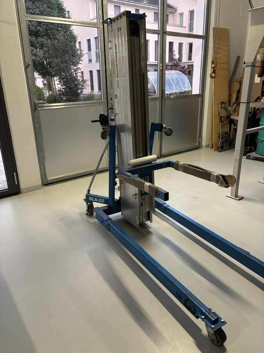 Piattaforme elevatrici & Crick: Genie SLA-25 Material-Lift – Usato da Mosnang venduto da TrunigerAG 2