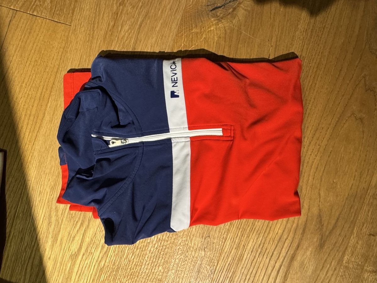 Pullover & Sweatshirts: Workout Sweater – Gebraucht aus St. Moritz von Bengeee 2