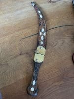 Antiker Dolch mit Scheide, verziert mit Perlmutt.