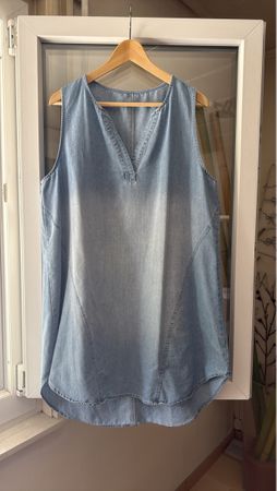CUPSHE Light Wash Denim Sleeveless Tunic Top - Size M