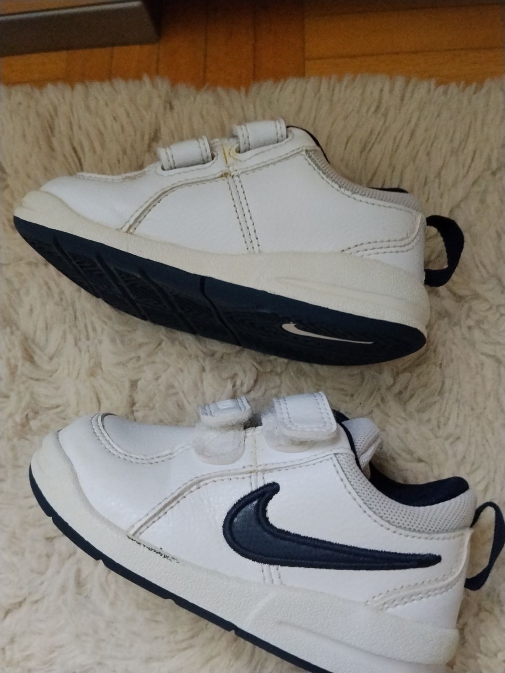 Scarpe per ragazzi: Weisse Kinderschuhe Gr. 22 – Nuovo (secondo la descrizione) da Kloten venduto da Pacanda 1