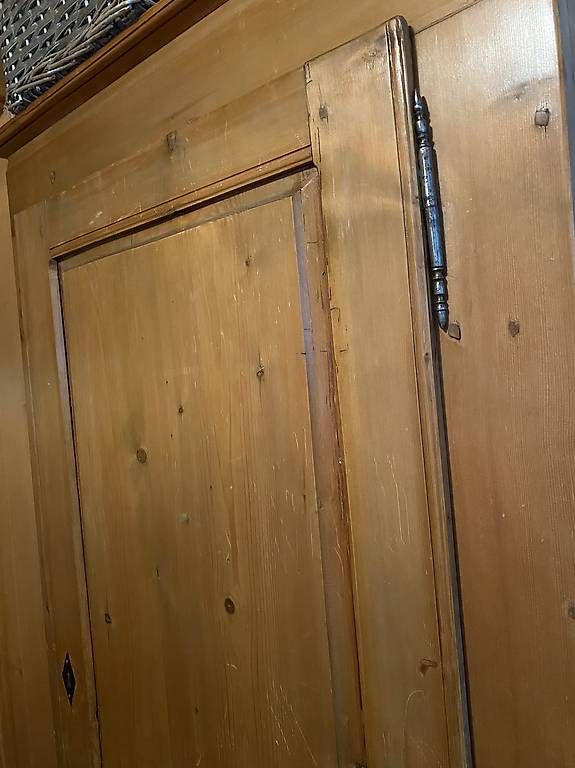 Armadi: Holzschrank   – Usato da Därstetten venduto da yas_pb5r 2
