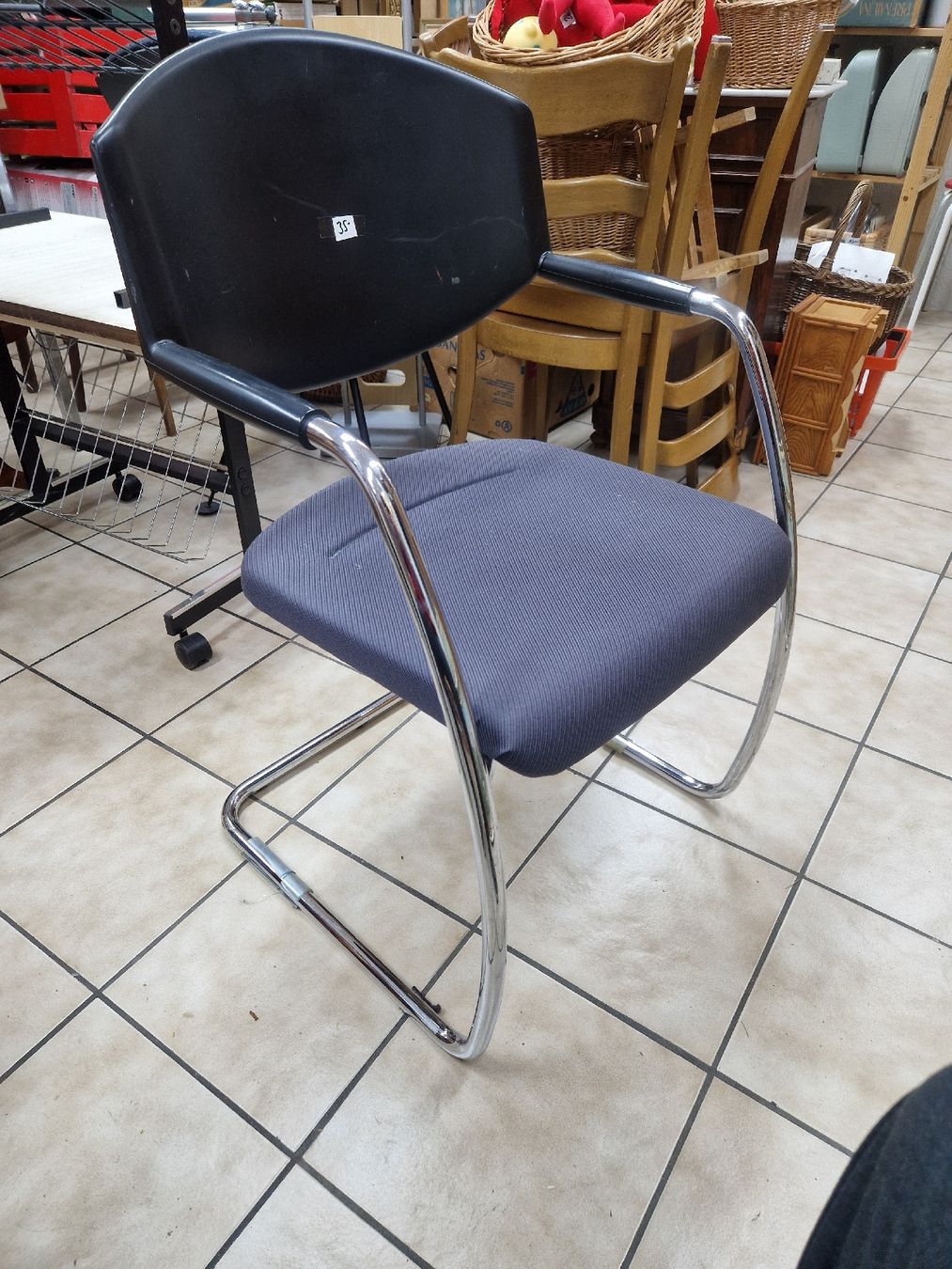 Giroflex Poltrone: Freischwinger, Giroflex Stuhl, Top Zustand, Freischwinger – Usato da Mörigen venduto da Clio111