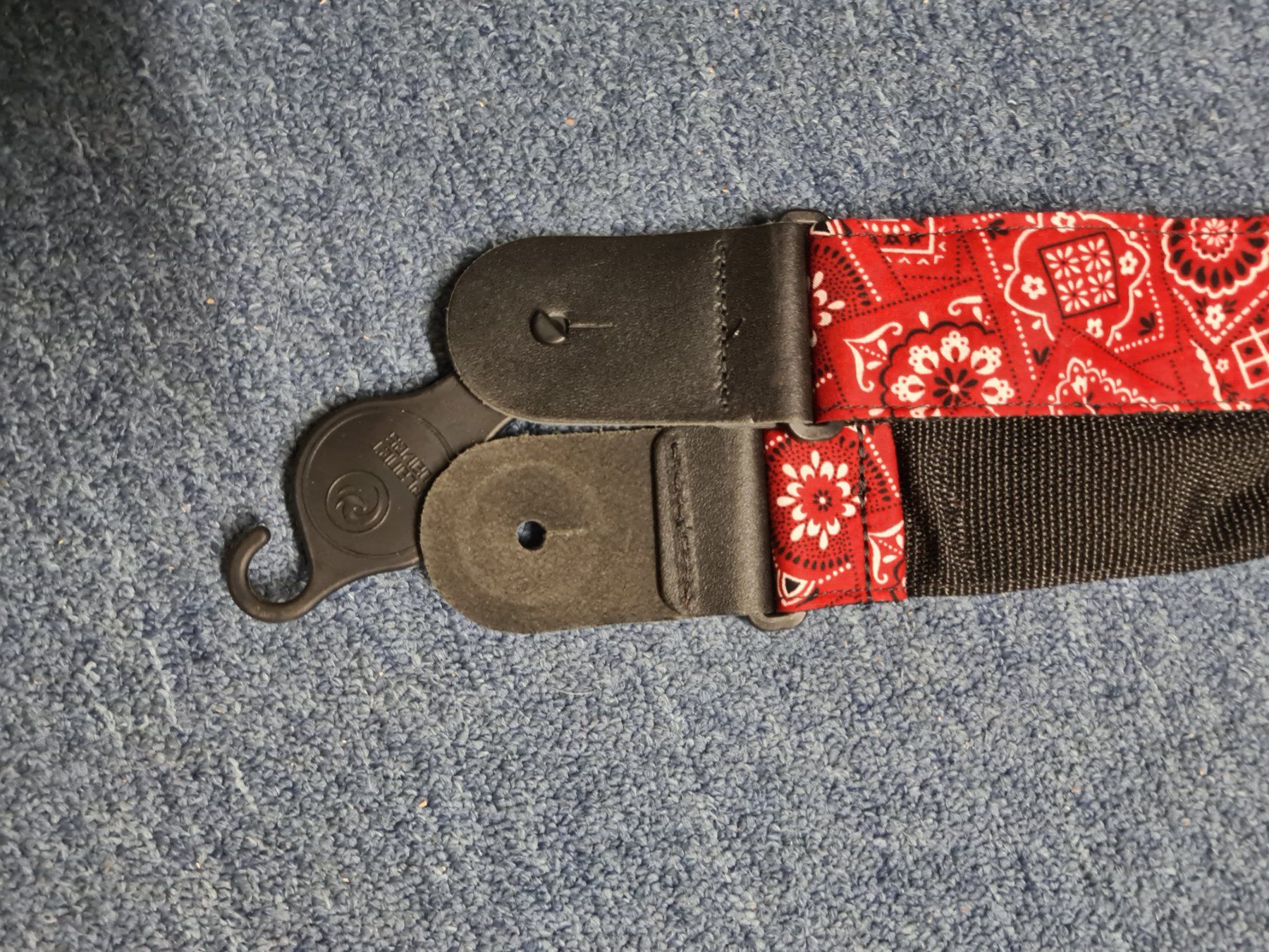 Strumenti musicali: Gitarrengurt Planetwave red – Nuovo (secondo la descrizione) da Murten venduto da Musicrent 1