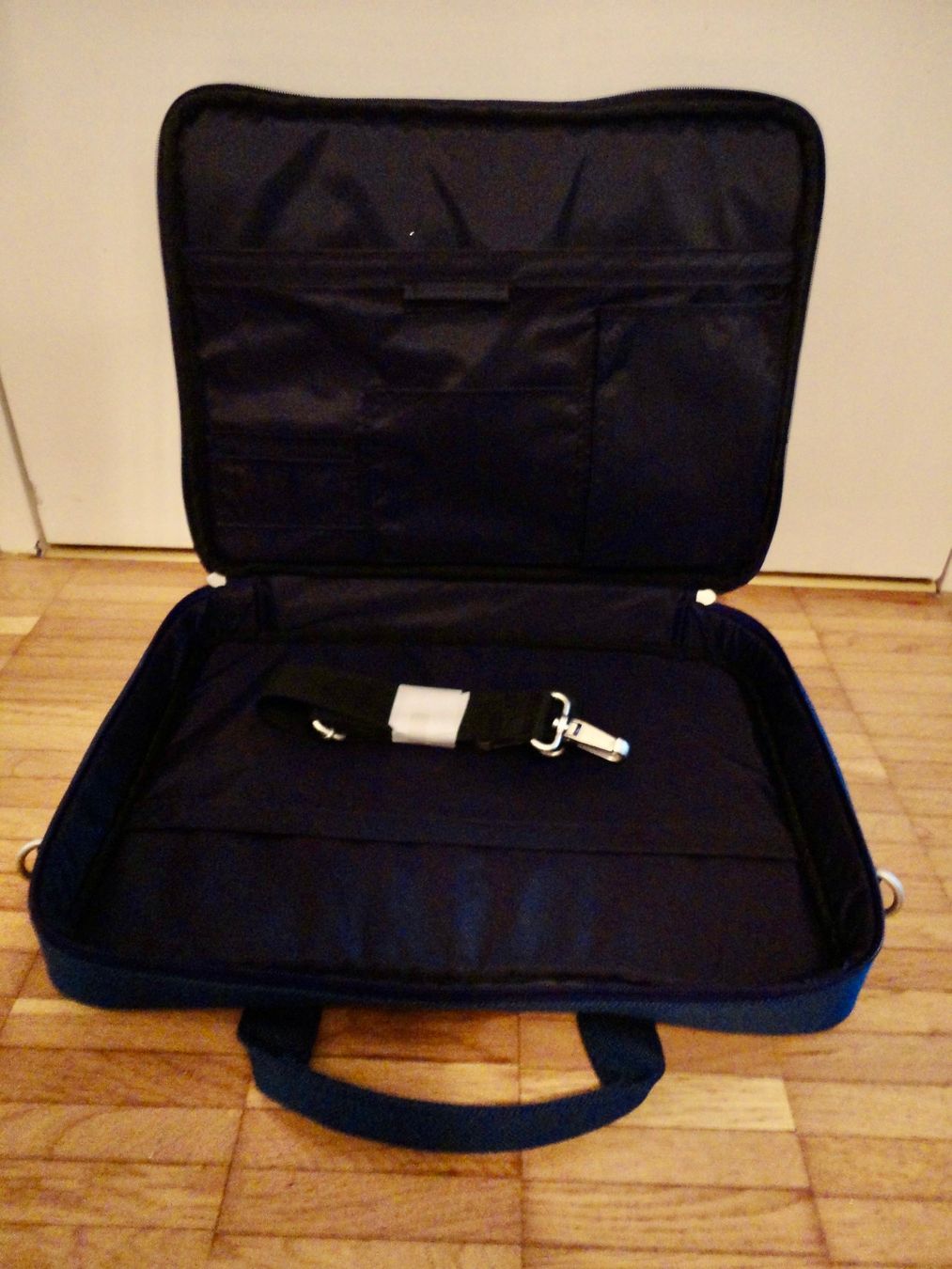 Borse: Laptoptasche, ideal für Studium & Büro – Nuovo (secondo la descrizione) da Wädenswil venduto da FILI10 2