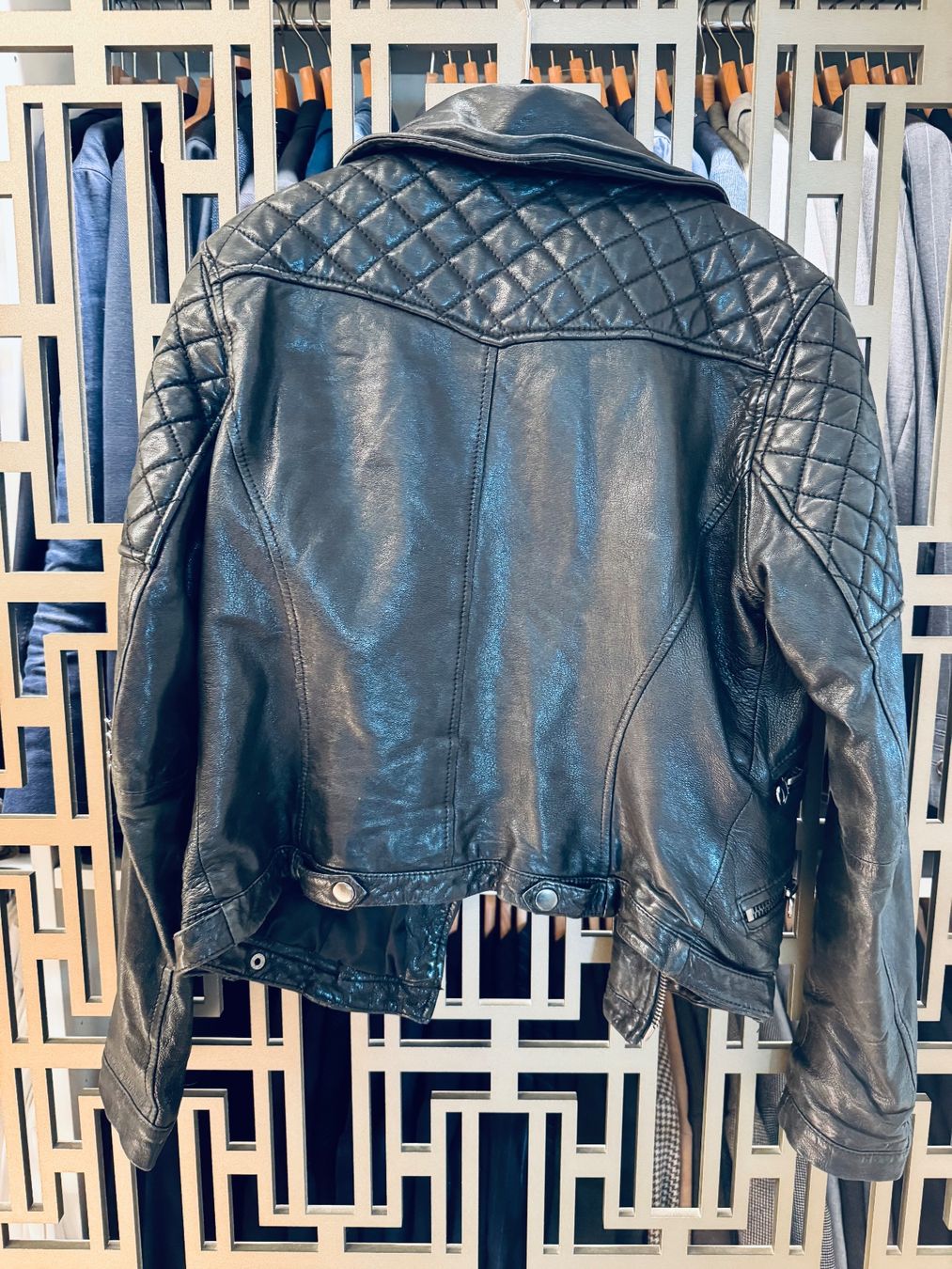 Giacche: Lederjacke schwarz Vintage – Usato da Kilchberg ZH venduto da dongxi 2