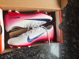Nike Fussballschuh NEU